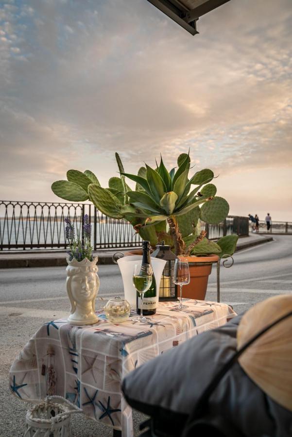 Suite Ortigia Vista Mare Сиракуза Екстериор снимка